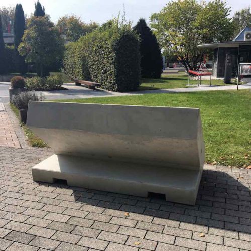 borne de defense en béton anti véhicule belier borne safely par Urban-Protect
