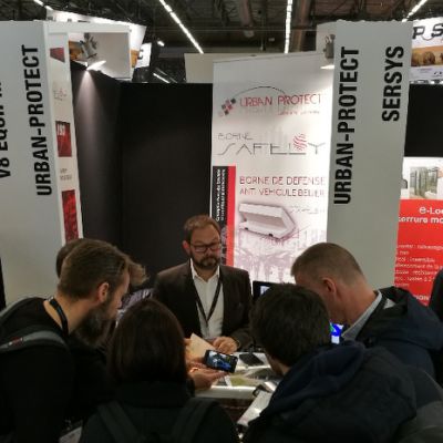 borne de défense anti véhicule bélier : borne SAFELY par Urban Protect Christian Gualtieri